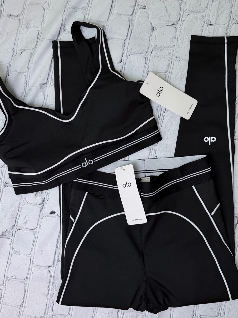 ALO Yoga Black Leggings & Sports Bra Set with White Piping